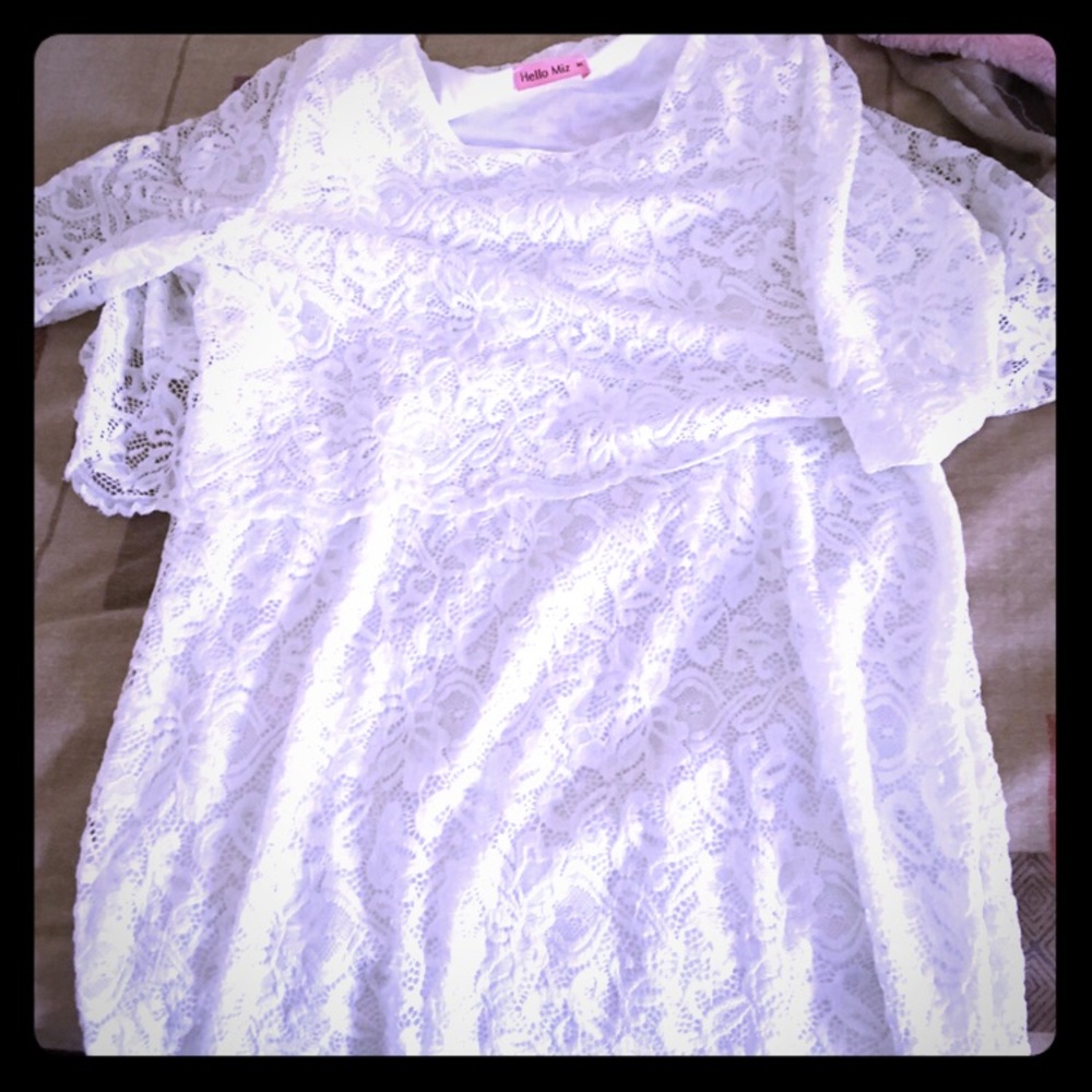 White medium nursing shirt